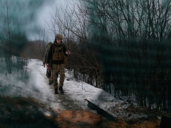 World News | First Group of US Troops Lands in Poland in Response to Ukraine Crisis: Reports