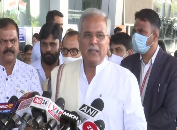 Chhattisgarh CM Bhupesh Baghel on Hijab Row: Should Be Resolved With Discussion, Cannot Go to Court for Everything and Make Political Issue Out of It