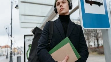 Lifestyle News | Study Suggests Person's Sexual Orientation Linked to Choice of Transport to Work