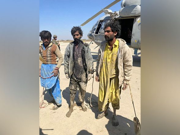 India News | BSF Arrests 6 Pakistani Nationals, 11 Boats in Gujarat's Bhuj - Vimarsana News