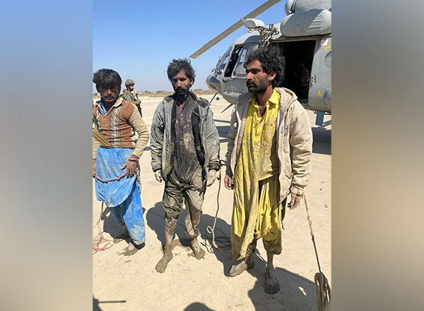 India News | BSF Arrests 6 Pakistani Nationals, 11 Boats in Gujarat's Bhuj