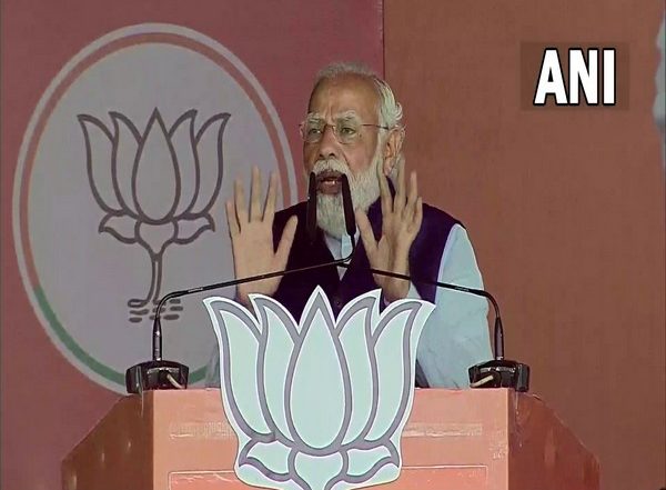 India News | Pariwarwadi Party's Started Abusing EVMs, Their Game is over in UP: PM Modi Targets SP