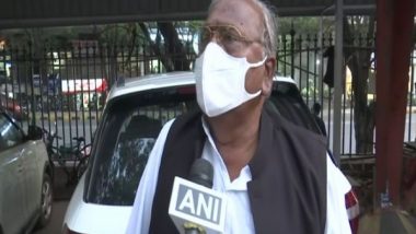 Congress Leader Hanumantha Rao Warns Telangana CM K Chandrashekar Rao, Ask Him to Take Back 'Rewriting Constitution' Remark