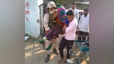 India News | UP Polls: ITBP Personnel Assist Elderly, Differently-abled Voters to Cast Their Votes