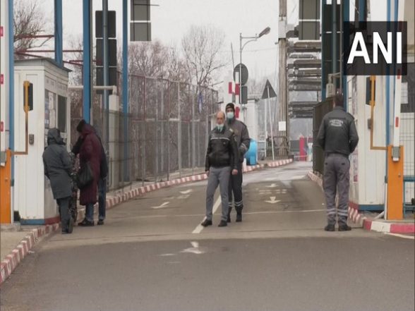 World News | Finding It Difficult to Evacuate Students Stuck at Ukraine ...