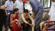 India News | Health Minister Mansukh Mandaviya Helps Differently-abled Man Wear Prosthetic Leg, Terms It as an 'unforgettable' Moment