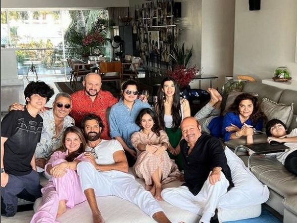 Entertainment News | Hrithik Roshan's Rumoured Girlfriend Saba Azad Joins Roshan's Family over Lunch - Vimarsana News