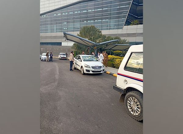 India News | Green Corridor Created from IGI Airport to AIIMS for Transportation of Heart, Hospital Hails Efforts of Traffic Police