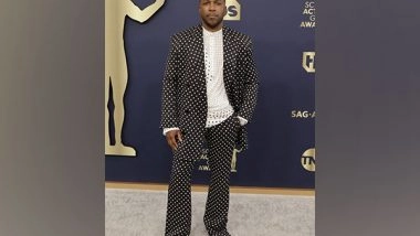 Entertainment News | SAG Awards 2022: Leslie Odom Jr Shows Support for Ukraine