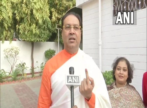 India News | UP Polls Phase 4: Today UP Crime and Terrorism Free, People Getting Jobs; BJP Will Form Govt, Says UP Minister Mohsin Raza After Casting His Vote