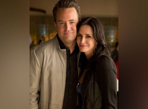 Entertainment News | Courteney Cox Says Matthew Perry Put 'a Lot of Pressure' on Himself During 'Friends' Filming