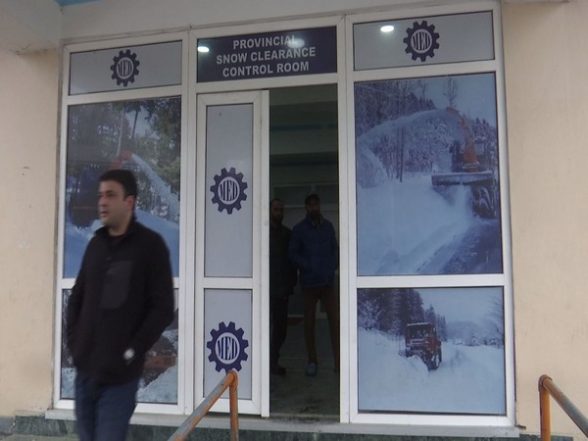 India News | J-K Administration Sets Up Snow Control Room in Srinagar to Monitor Level of Snowfall - Vimarsana News