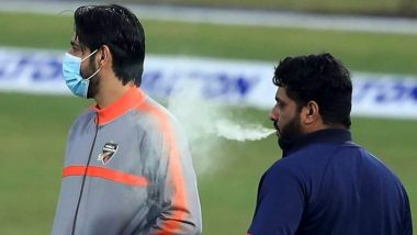 Mohammad Shahzad Caught Smoking on Ground Post BPL 2022 Match, Pictures Go Viral; Minister Group Dhaka Player Reprimanded