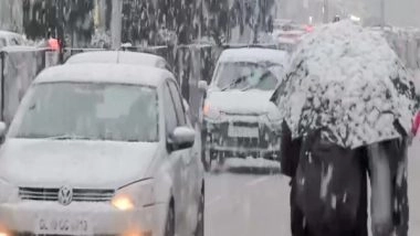 India News | Flights Cancelled at Srinagar Airport Following Heavy Snowfall