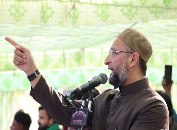 AIMIM President Asaduddin Owaisi Over Attack on His Vehicle, Says ‘Those Who Fired Bullets Were the Ones Who Killed Mahatma Gandhi’