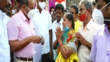 India News | Tamil Nadu Woman Says Her Son is in Ukraine Without Water, Food, Begs Trichy District Collector to Bring Him Home