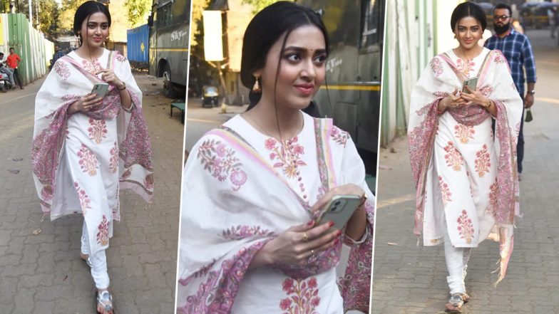 Tejasswi Prakash Gets Clicked on the Sets of Naagin 6, Bigg Boss 15 Winner Looks Pretty in a Salwar Suit! (View Pics)