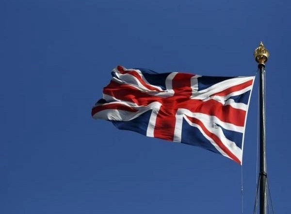 UK Navy Ship Tracking Two Russian Vessels in English Channel, Says Defence Ministry