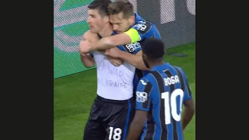 Ruslan Malinovskyi Makes Powerful Statement Against Russia, Reveals ‘No War in Ukraine’ T-Shirt Message After Scoring Against Olympiakos Piraeus