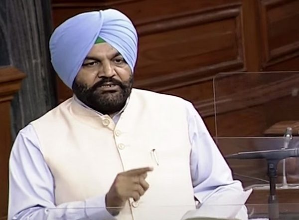 India News | Ukraine Crises: Cong MP Gurjeet Singh Aujla to Visit Poland to Help Stranded Indian Students