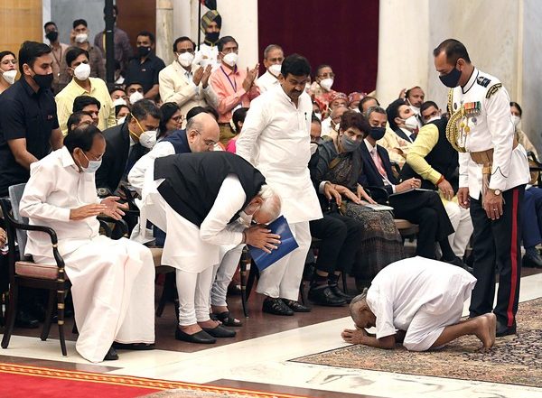 'Mann Ki Baat': PM Narendra Modi Hails Padma Awardee 126-Year-Old Baba Sivanand for Agility, Calls Him Inspirational
