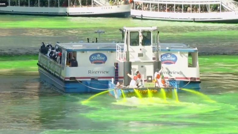 St. Patrick's Day 2022: Chicago Dyes its River Green As Part of Annual Tradition (Watch Video)