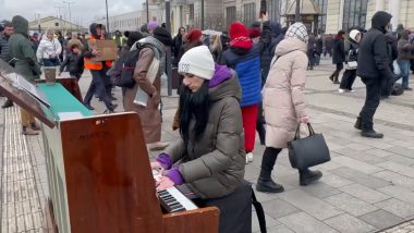 Pianist Playing ‘What a Wonderful World’ Outside Lviv Station Goes Viral (Watch Video)