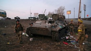World News | UK Claims Russia Attempting to Envelop Ukrainian Forces in East, Advance Westward