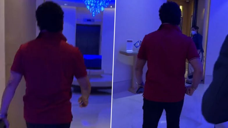 IPL 2022: Sachin Tendulkar Joins Mumbai Indians’ Camp Ahead of New Season (Watch Video)