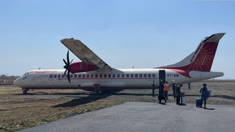 Alliance Air's Aircraft From Delhi Carrying 55 Passengers Overshoots Runway at Jabalpur Airport, DGCA Begins Probe