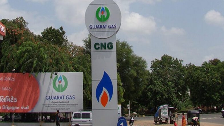 Fuel Price Hike: IGL Hikes CNG Price in Delhi by Rs 2.5 Per Kg