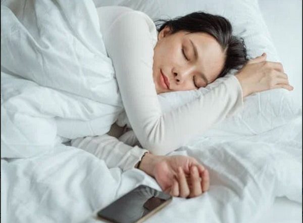 Health News | Long Naps Can Be Early Sign of Alzheimer's Disease, Finds Study