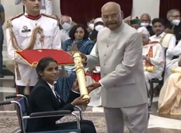 Sports News | Hockey Star Vandana Katariya Receives Padma Shri