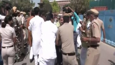 India News | Kerala Congress MPs Allege Manhandled by Delhi Police During Protest Against SilverLine Project