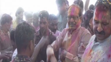 India News | Madhya Pradesh CM Celebrates Holi at His Bhopal Residence