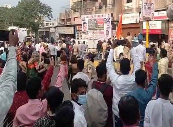 Maharashtra: Clashes Erupt Between BJP, MVA Workers in Pune; Police Reports to Lathi-Charge to Disperse Crowd