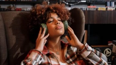 Lifestyle News | Study Suggests Music Combined with Auditory Beat Stimulation Can Reduce Anxiety