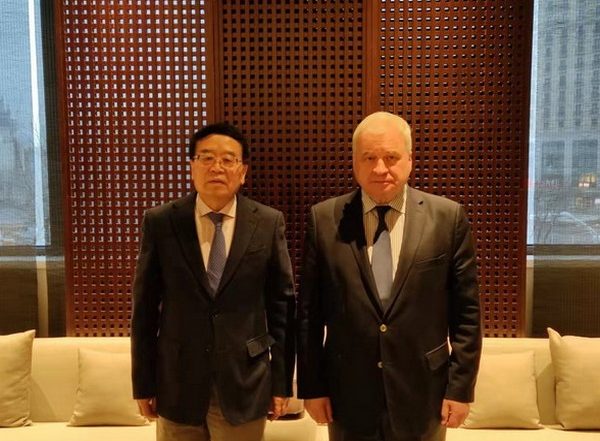 World News | Chinese Foreign Ministry Official Meets Russia's Envoy to China Amid Russia-Ukraine War