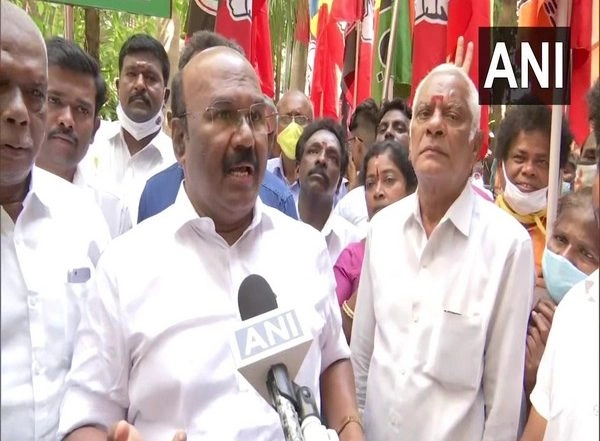 India News | Madras HC Grants Conditional Bail to Ex-TN Minister Jayakumar in Assault Case