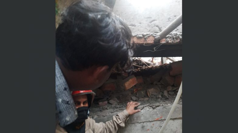 Delhi Building Collapse: 8 Rescued After Under-Construction Building Collapses at Nicholson Road Near Kashmiri Gate