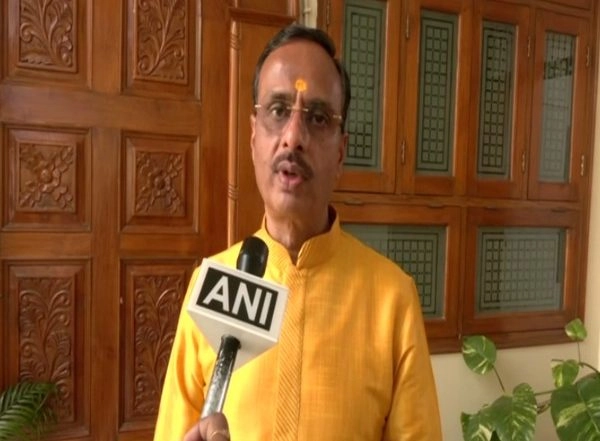 Yogi Govt 2.0 to Speed Up Work to Resolve Stray Cattle Issue, Says Dinesh Sharma