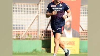 Sports News | IPL 2022: DK's Experience Helped, He is as Cool as Dhoni, Says RCB Captain Faf Du Plessis