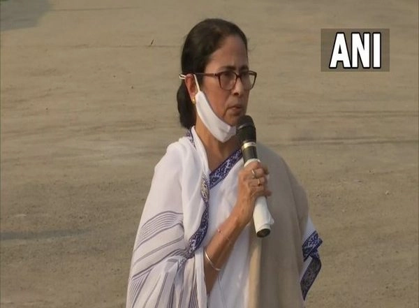 India News | When Centre Was Aware of Developments, Why Didn't They Bring Students Earlier from Ukraine, Asks Mamata Banerjee