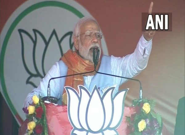 Uttar Pradesh Assembly Elections 2022: 'Pariwarwadi' Parties Still Stuck in Old Alliances With Mafias, Says PM Narendra Modi