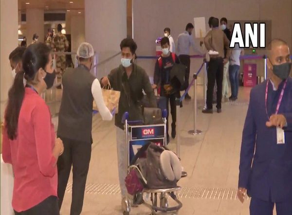 India News | Operation Ganga: Special Flight with Indian Nationals Reaches Mumbai from Romania