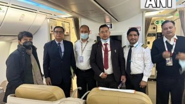 World News | Operation Ganga: Jyotiraditya Scindia Reaches Romania to Oversee Evacuation of Indians Stranded in Ukraine