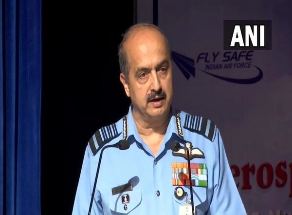India News | IAF Chief Chaudhari Calls for Seamlessly Blending Old, New Technology