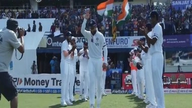 Sports News | Team India Gives Kohli Guard of Honour in Batter's 100th Test