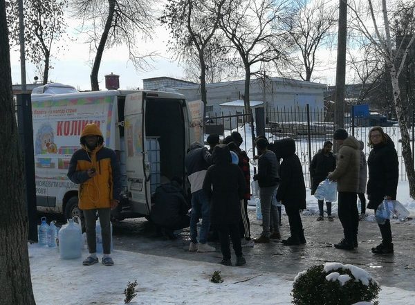 World News | Ukrainian Red Cross in Coordination with Indian World Forum Providing Humanitarian Aid to Students in Sumy