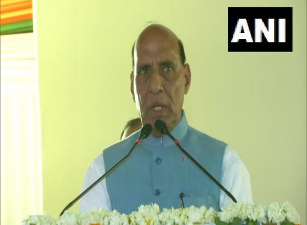 Rajnath Singh Talks With Israel Defence Minister Benjamin Gantz, Condoles Loss of Lives in Terror Attack